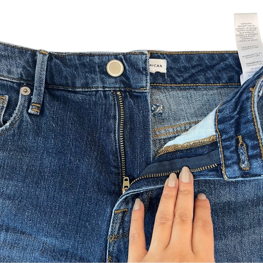 Good American Cut Off Denim Shorts - Picture 6 of 11